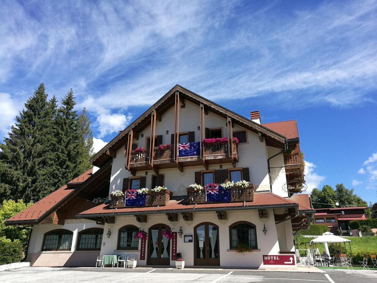 Hotel La Lepre Bianca Галлио Экстерьер фото